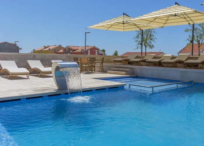 Luxury Апартаменты 4*