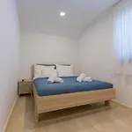 Luxury Apartamento 4*
