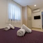 Luxury Apartamento 4*