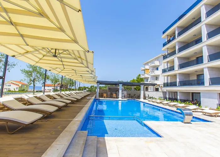 Luxury Apartamento 4*