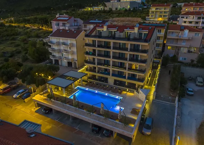 דירה Luxury 4*